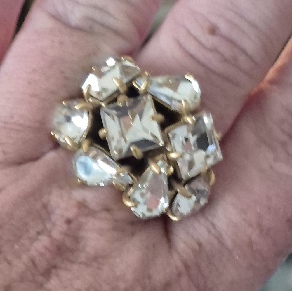 J.CREW Designer marked faceted crystal size 8 statement ring.   Like new